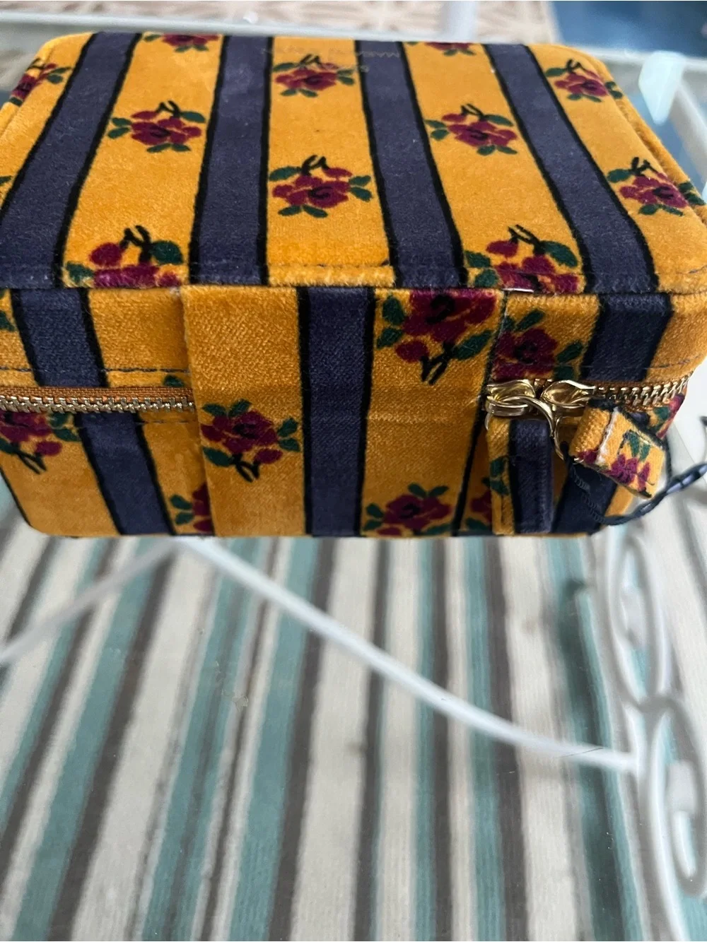 Sézane & Maria de la Orden new velvet travel jewelry box